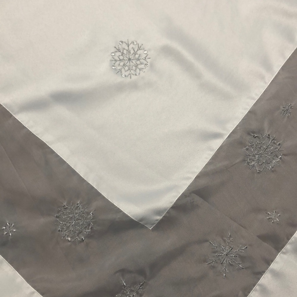 Snowflake Table Cloth